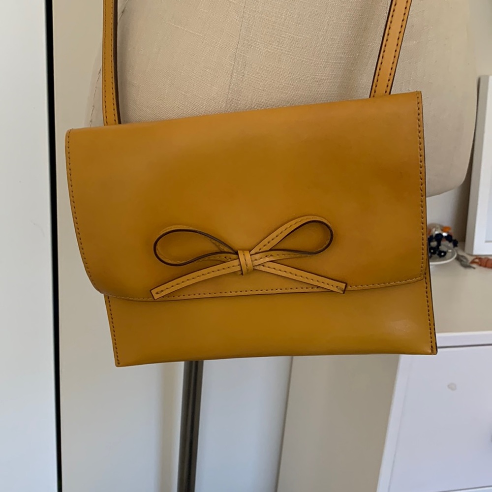 GAP leather envelope cross body bag.